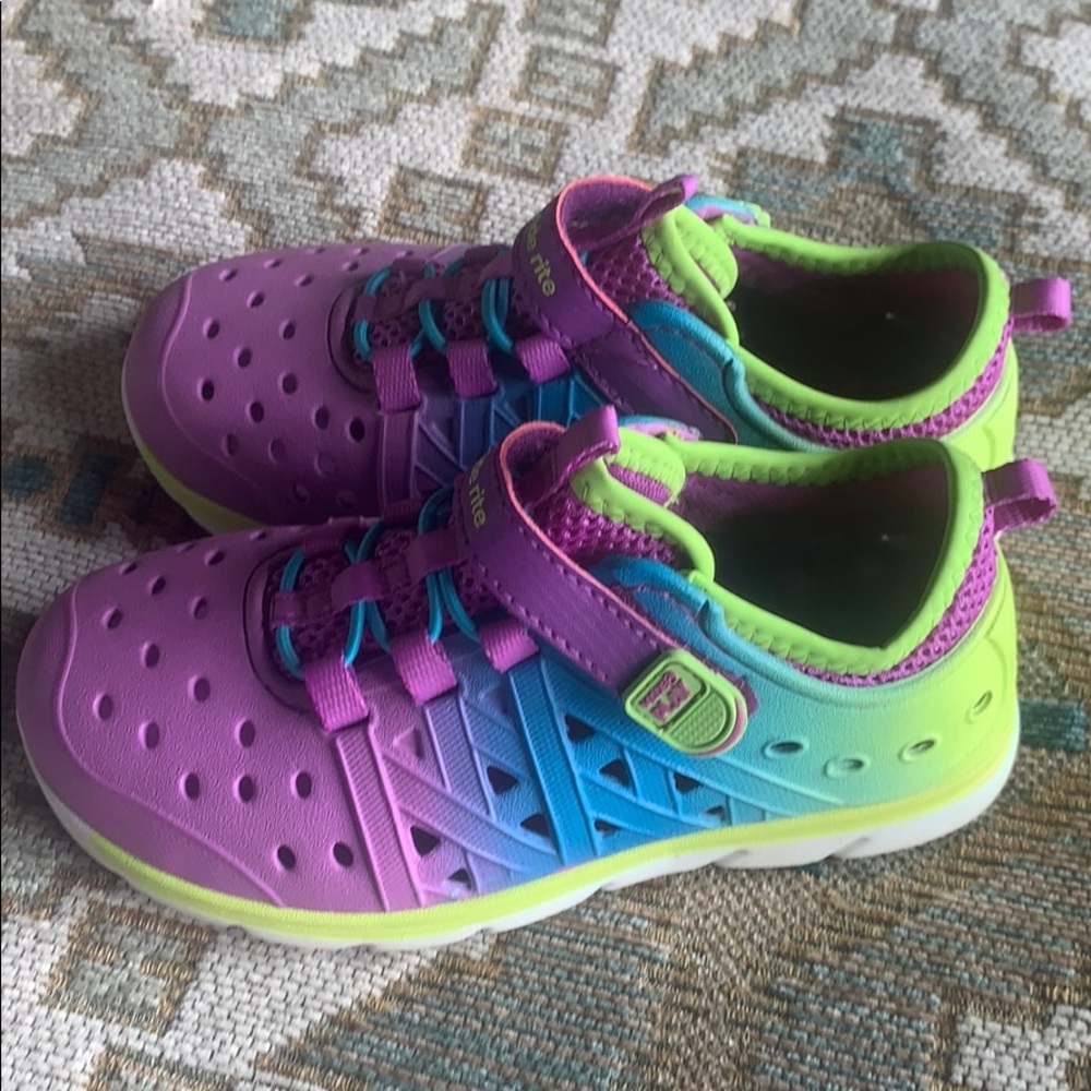 Stride Rite size 11 water shoes kids